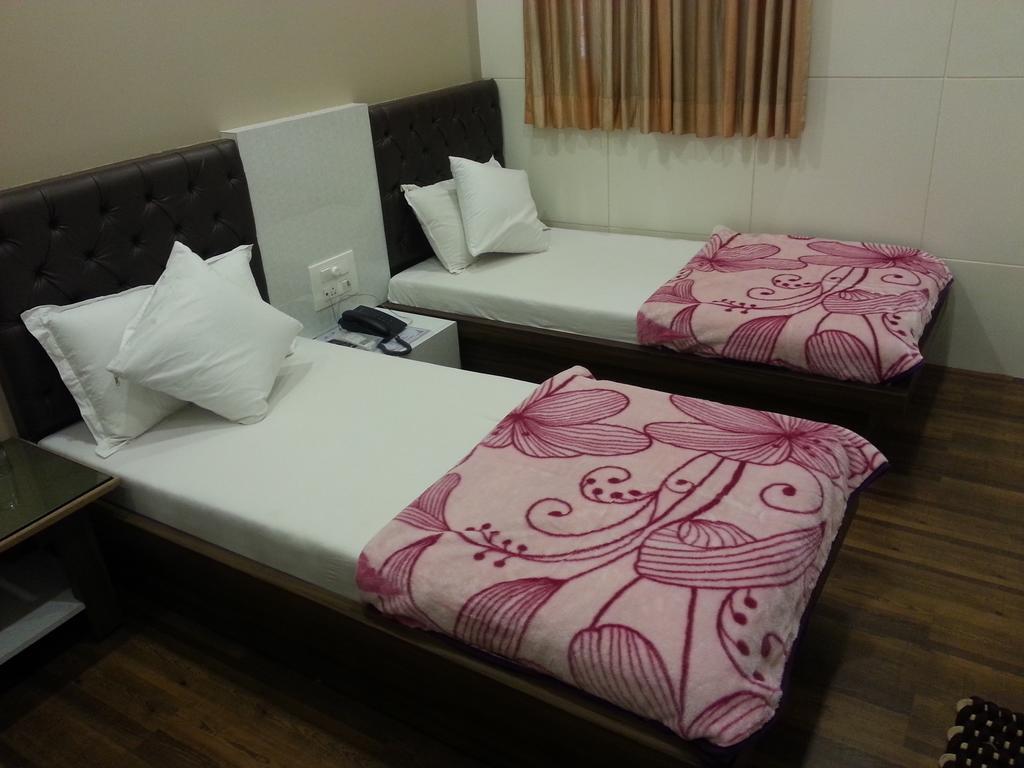 Hotel Oasis Mumbai Oda fotoğraf